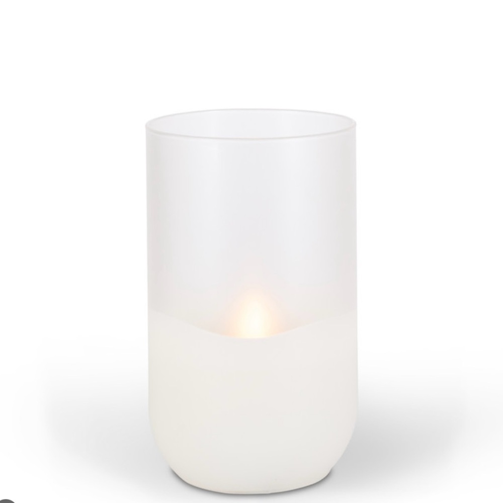 illumaflame Natural LED Flame Technology 4.7” x 8” LED Candle. Round Bottom.